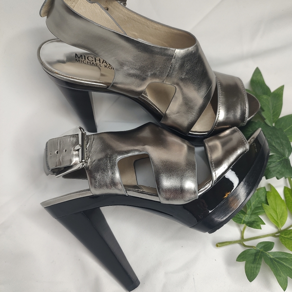 Michael Kors Metallic Silver  Open-Toe Platform Heels Size 7.5